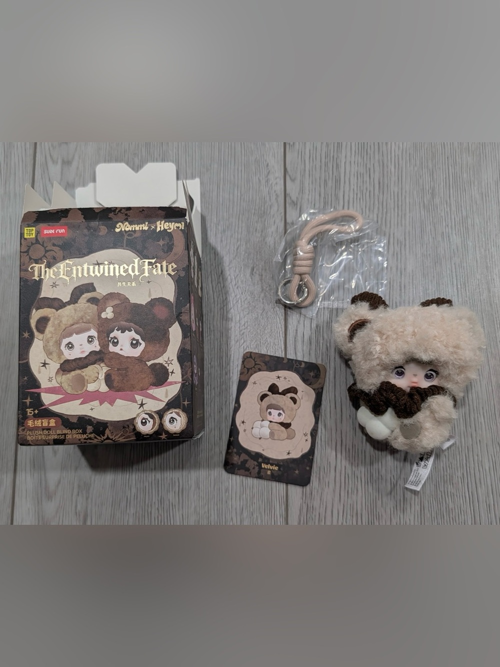 Nommi × Heymi The Entwined Fate Plush Doll Keychain “Velvie” w/Box & Card